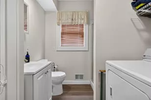 110 Myrtle St, Claremont, NH 03743 - Photo 12
