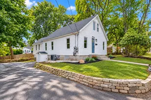 31 Moreau St, Goffstown, NH 03102 - Photo 2