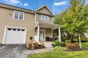203 Woodview Way, Manchester, NH 03102 - Photo 2