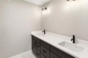 23 Eden Ln, Portsmouth, NH 03801 - Photo 18