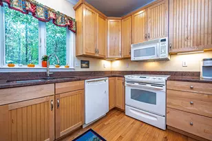 7 Drumlin Rd, Stratham, NH 03885 - Photo 10