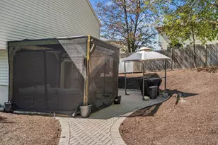 606 Hanover St, Manchester, NH 03104 - Photo 6
