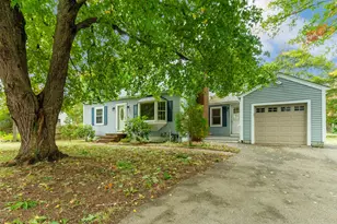 84 Locke Rd, Hampton, NH 03842 - Photo 1