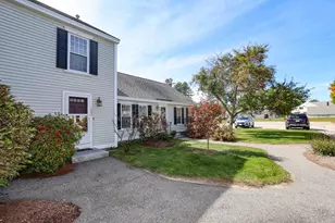 102 River Grant Dr, Hopkinton, NH 03229 - Photo 2
