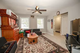 37 Longwood Ave, Manchester, NH 03109 - Photo 10