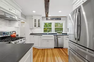 84 Boston Post Rd, Amherst, NH 03031 - Photo 8