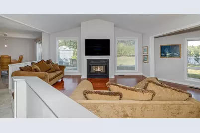 28 Walden Pond Drive, Nashua, NH 03064 - Photo 2