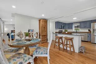 141 Eastwind Dr, Manchester, NH 03104 - Photo 2