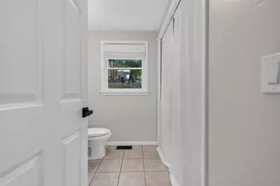 141 Eastwind Dr, Manchester, NH 03104 - Photo 16