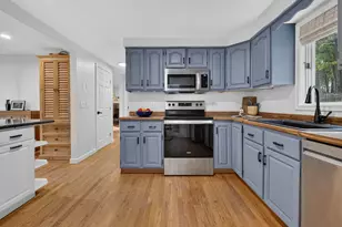 141 Eastwind Dr, Manchester, NH 03104 - Photo 8