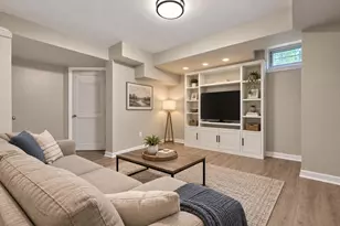 141 Eastwind Dr, Manchester, NH 03104 - Photo 34