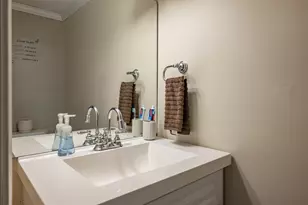 308 Elmwood Dr, Hudson, NH 03051 - Photo 14