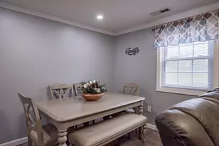 308 Elmwood Dr, Hudson, NH 03051 - Photo 20