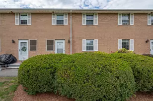 308 Elmwood Dr, Hudson, NH 03051 - Photo 4