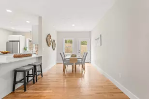 99 Driftwood Cir, Sandown, NH 03873 - Photo 8