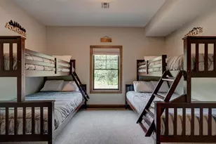 326 S Peak Rd, Lincoln, NH 03251 - Photo 14