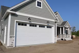 431 Blane Cir, Pembroke, NH 03275 - Photo 2