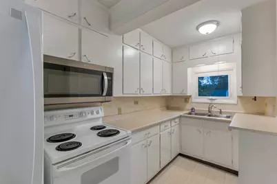 125 Thornton Street, Manchester, NH 03102 - Photo 8