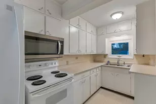 125 Thornton St, Manchester, NH 03102 - Photo 8