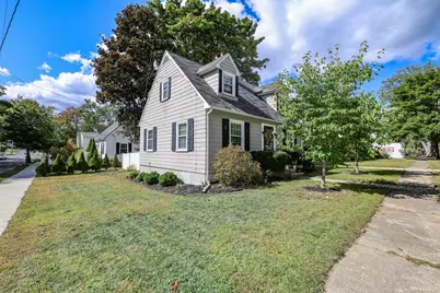1138 Hall Street, Manchester, NH 03104 - Photo 4
