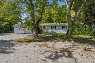20 Suzanne Dr, Portsmouth, NH 03801 - Photo 2