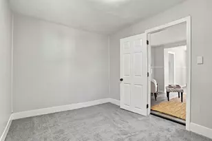 186 Peabody Ave, Manchester, NH 03109 - Photo 14