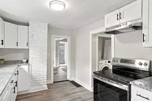 186 Peabody Ave, Manchester, NH 03109 - Photo 2