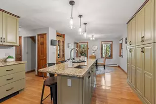 94 Bunker Hill Rd, Auburn, NH 03032 - Photo 8