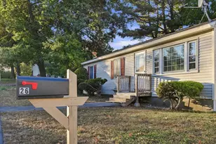 26 Claire St, Manchester, NH 03103 - Photo 2