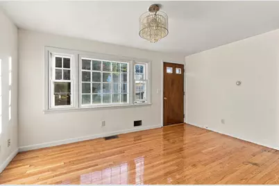26 Claire Street, Manchester, NH 03103 - Photo 6