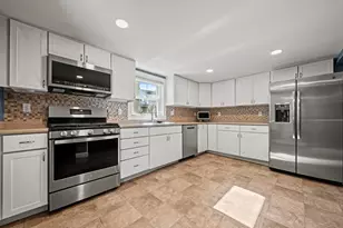 4 Hayward Pl, Hudson, NH 03051 - Photo 12