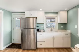 27 Concord Ave, Hampton, NH 03842 - Photo 10