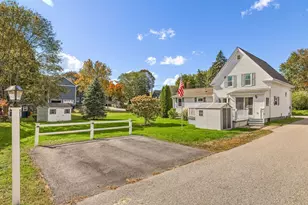 57 Thornton St, Portsmouth, NH 03801 - Photo 2