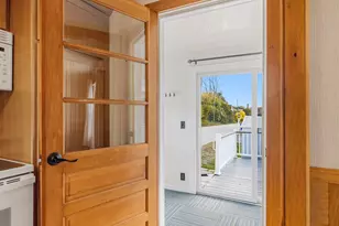 57 Thornton St, Portsmouth, NH 03801 - Photo 16