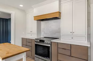 2 Melbourne St, Portsmouth, NH 03801 - Photo 6