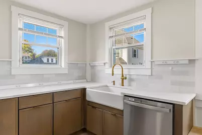 2 Melbourne Street, Portsmouth, NH 03801 - Photo 4