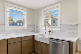 2 Melbourne St, Portsmouth, NH 03801 - Photo 4