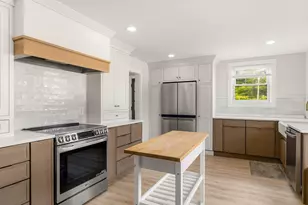 2 Melbourne St, Portsmouth, NH 03801 - Photo 2