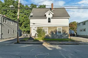 417 Bartlett St, Manchester, NH 03102 - Photo 2