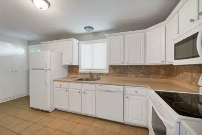 417 Bartlett Street, Manchester, NH 03102 - Photo 6
