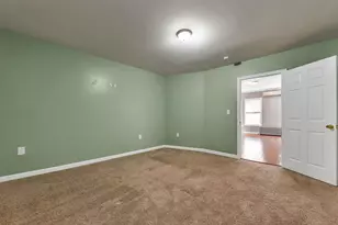 417 Bartlett St, Manchester, NH 03102 - Photo 20