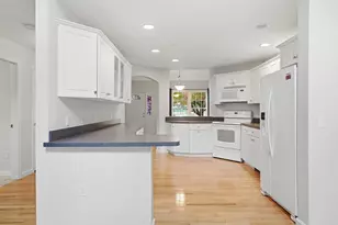 71 N High St, Derry, NH 03038 - Photo 8