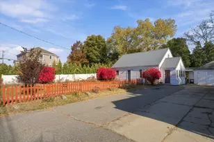 4 Markar St, Nashua, NH 03060 - Photo 2