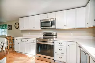 18 Seabreeze Dr, North Hampton, NH 03862 - Photo 14