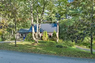37 Beechwood Rd, Hudson, NH 03051 - Photo 2