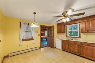 37 Beechwood Rd, Hudson, NH 03051 - Photo 18