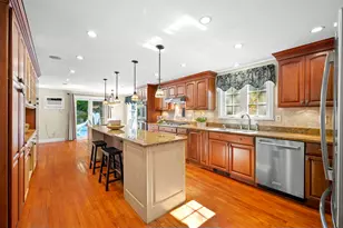 23 Williamsburg Dr, Amherst, NH 03031 - Photo 6
