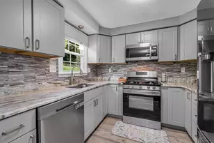 28 Meadowview Cir, Nashua, NH 03062 - Photo 12