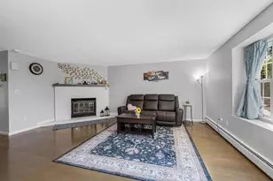 28 Meadowview Cir, Nashua, NH 03062 - Photo 8