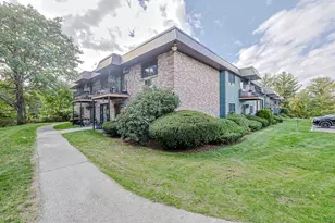 13 Strawberry Bank Rd, Nashua, NH 03062 - Photo 2